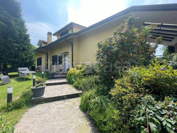 casa indipendente in vendita a Dairago