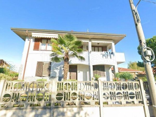 capannone in vendita a Dairago