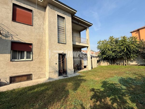 casa indipendente in vendita a Dairago