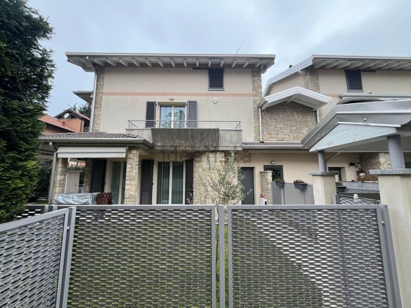 appartamento in vendita a Dairago