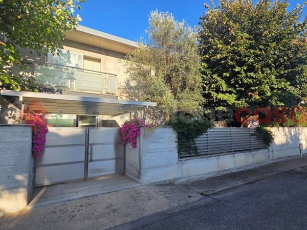 casa indipendente in vendita a Dairago