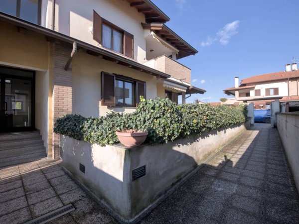 appartamento in vendita a Dairago