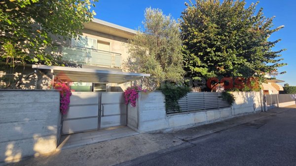 casa indipendente in vendita a Dairago