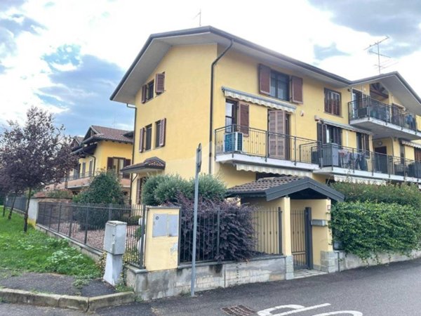 casa indipendente in vendita a Dairago