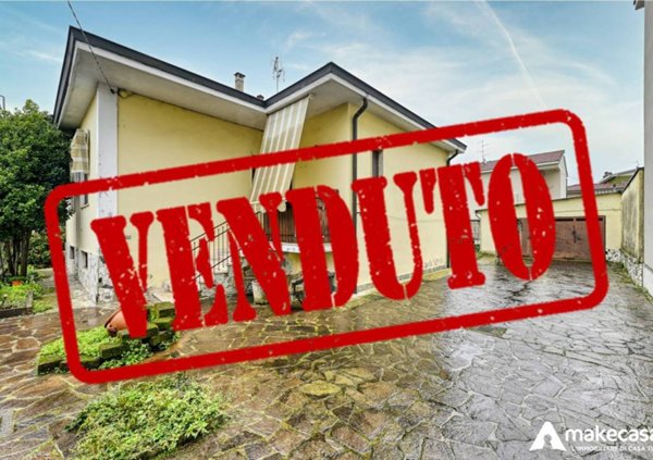 casa indipendente in vendita a Dresano