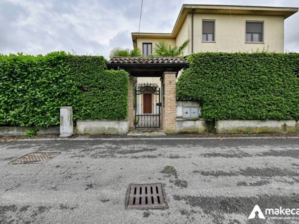 casa indipendente in vendita a Dresano