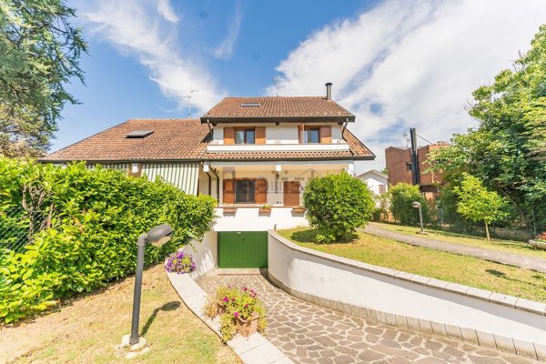 casa indipendente in vendita a Dresano