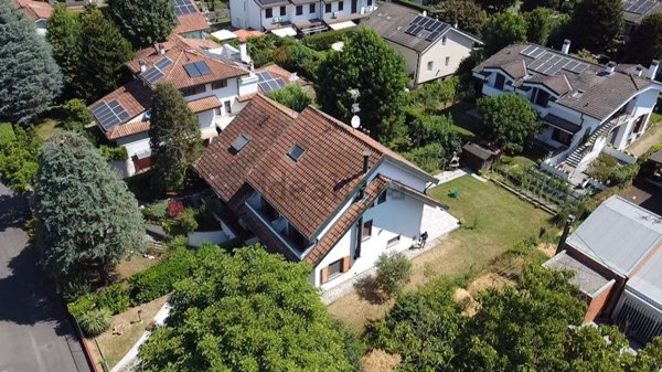 casa indipendente in vendita a Dresano