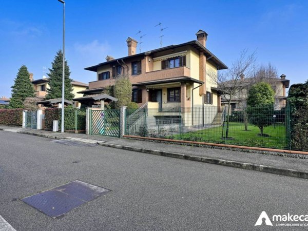 casa indipendente in vendita a Dresano