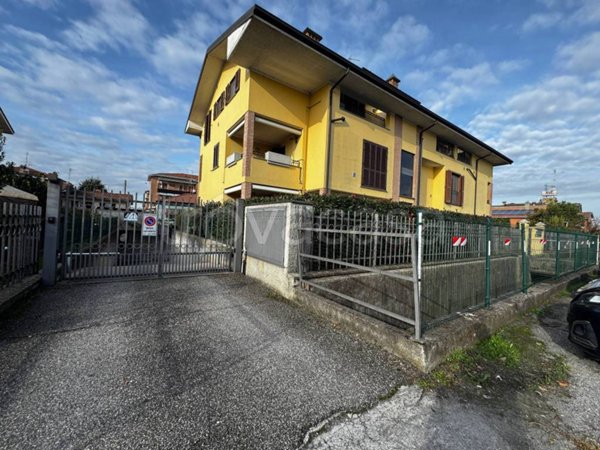 locale di sgombero in vendita a Dresano