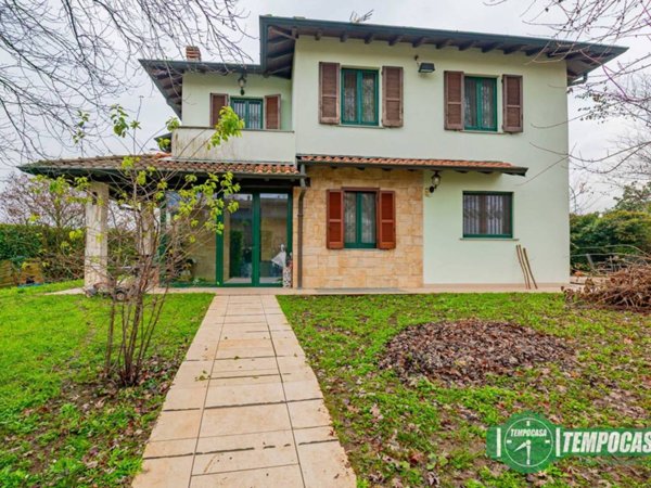 casa indipendente in vendita a Dresano