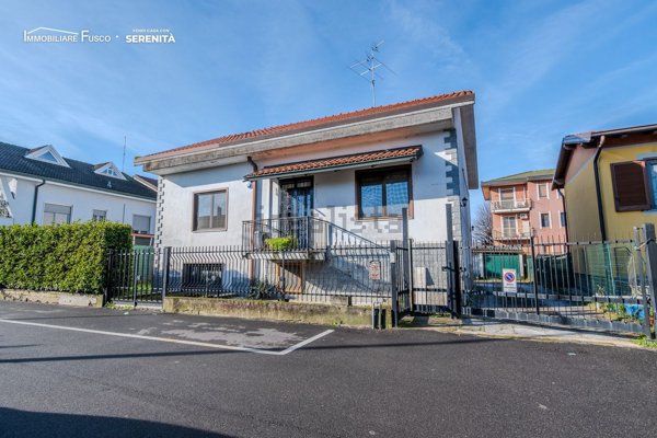 casa indipendente in vendita a Dresano