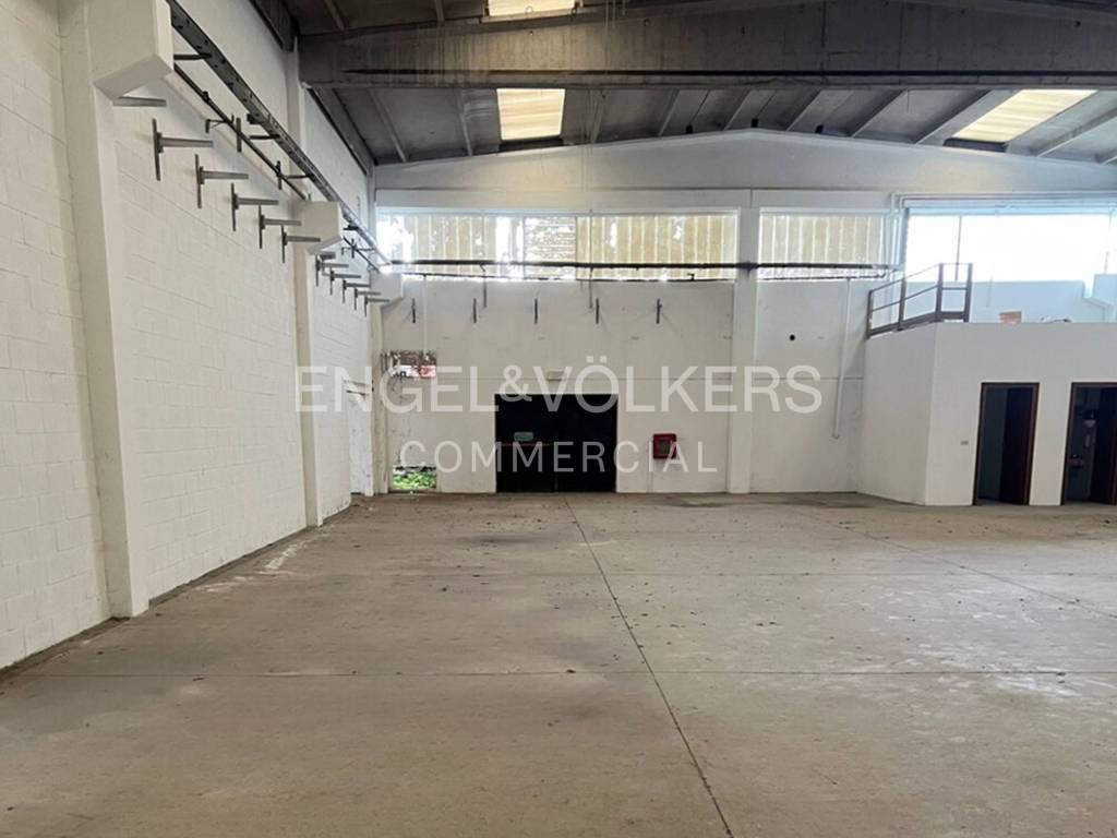 locale commerciale in vendita a Gaggiano in zona Vigano