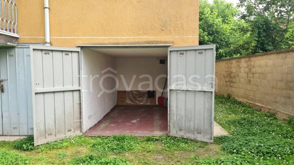 locale di sgombero in vendita a Gaggiano