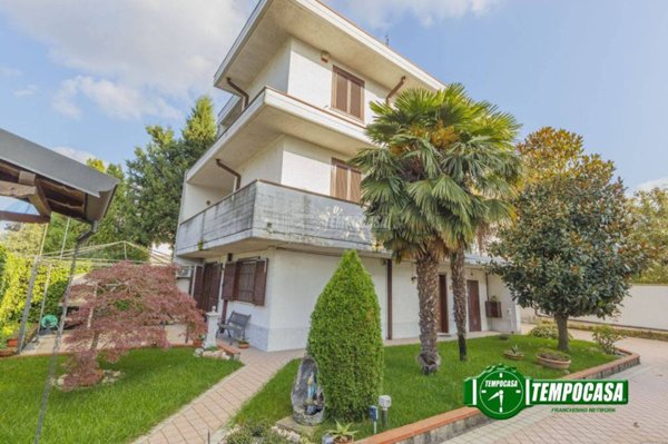 casa indipendente in vendita a Gaggiano in zona Vigano