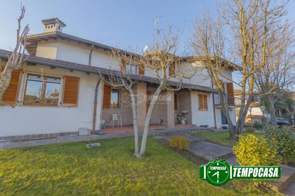 casa indipendente in vendita a Gaggiano in zona Vigano