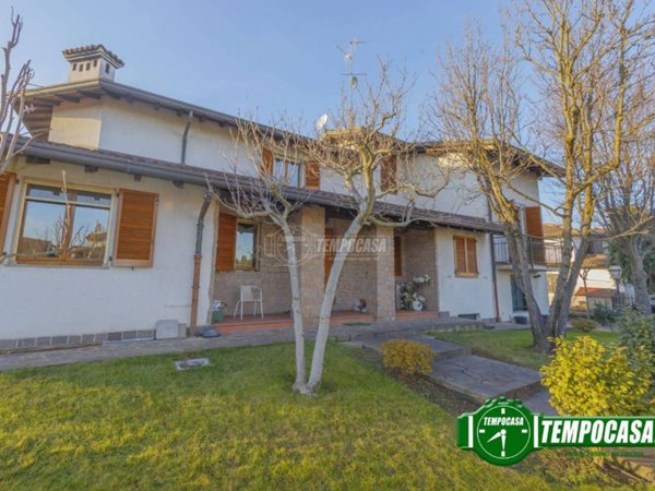 casa indipendente in vendita a Gaggiano in zona Vigano