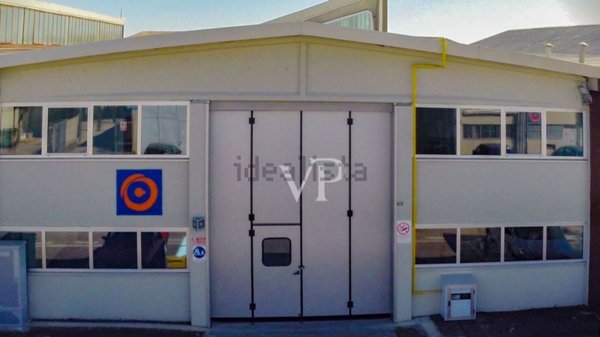 capannone in vendita a Gaggiano in zona Vigano