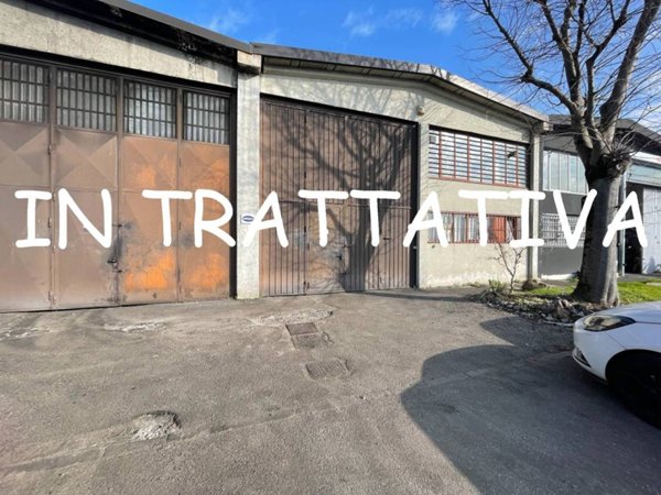 locale commerciale in vendita a Gaggiano in zona Vigano