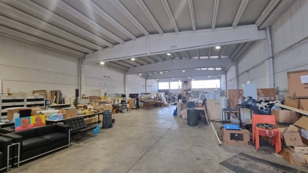 capannone in vendita a Gaggiano