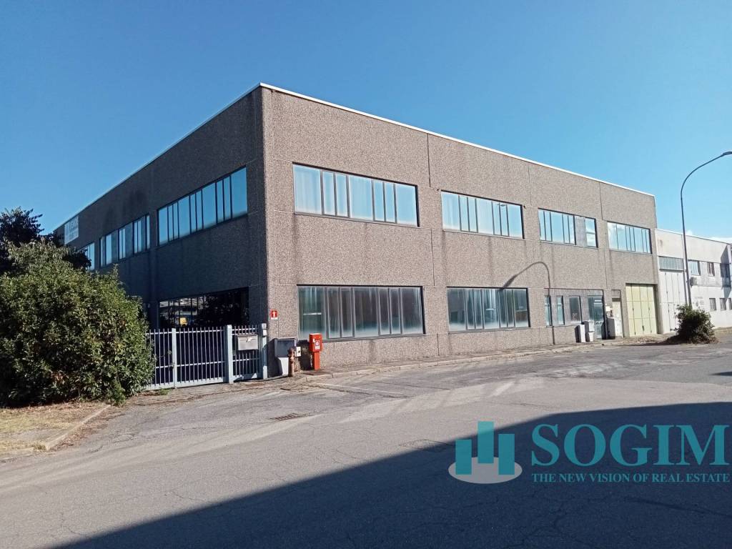 capannone in vendita a Gaggiano in zona Vigano