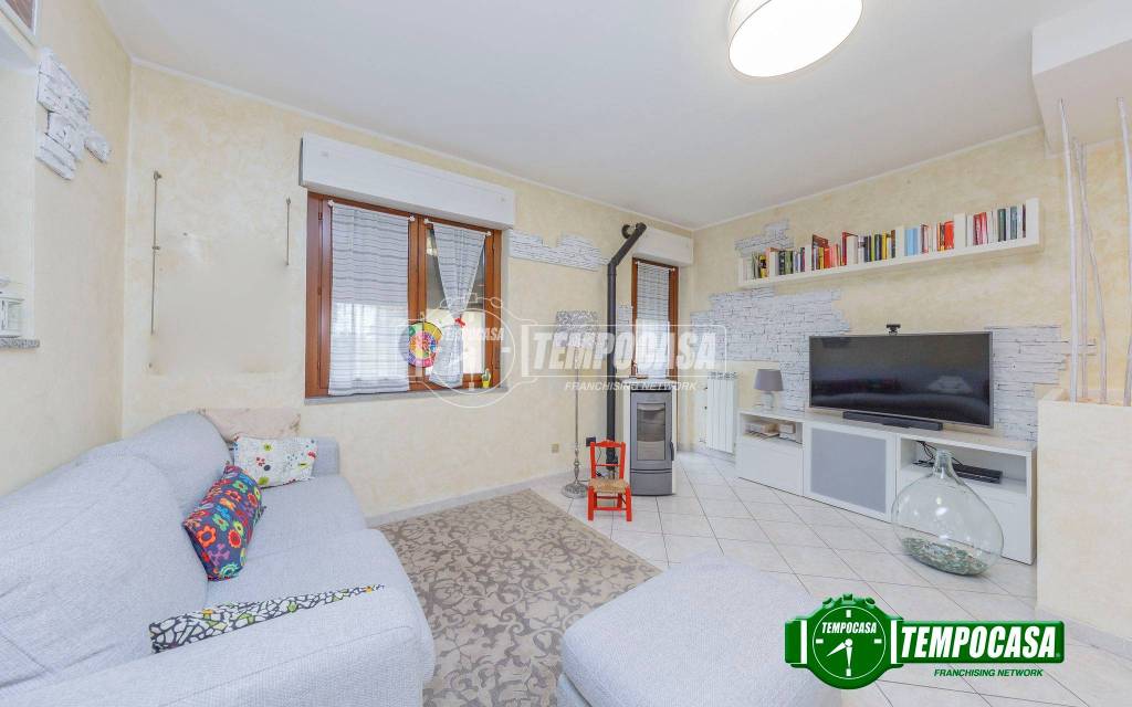 appartamento in vendita a Gaggiano in zona Vigano