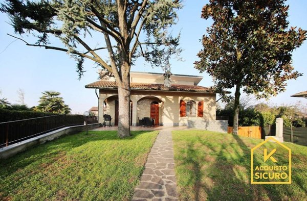 casa indipendente in vendita a Gaggiano in zona Vigano