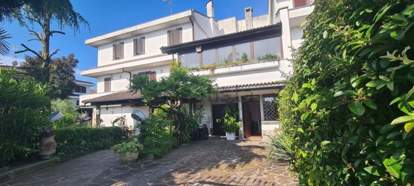 casa indipendente in vendita a Gaggiano in zona Vigano