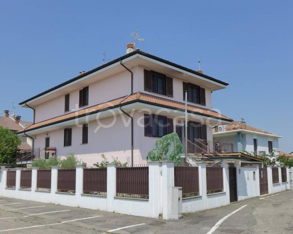 casa indipendente in vendita a Gaggiano