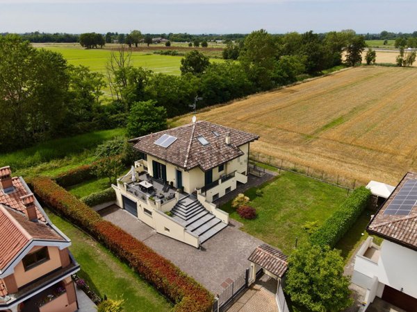 casa indipendente in vendita a Gaggiano