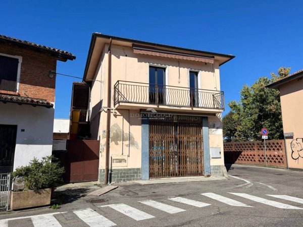 negozio in vendita a Gaggiano in zona Vigano