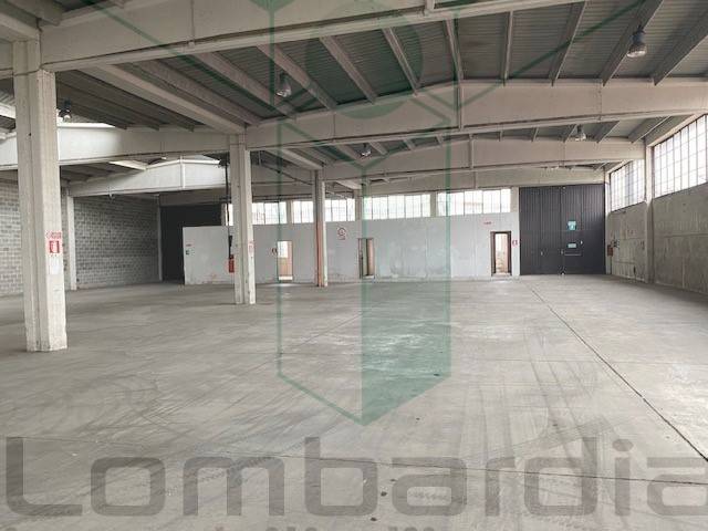 locale commerciale in vendita a Gaggiano in zona Vigano