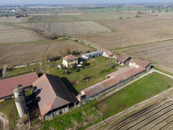 casale in vendita a Gaggiano in zona San Vito