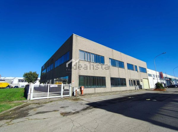 capannone in vendita a Gaggiano in zona Vigano