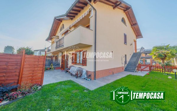 casa indipendente in vendita a Gaggiano in zona Vigano