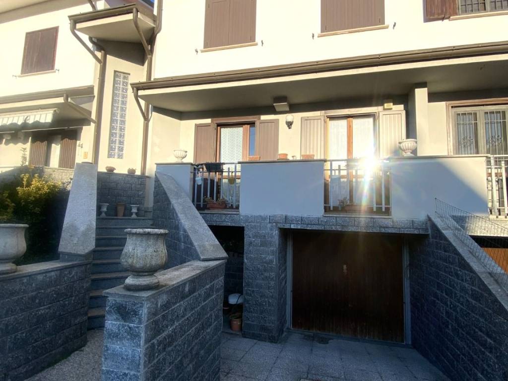 casa indipendente in vendita a Gaggiano in zona San Vito