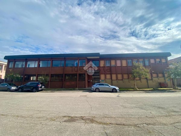 capannone in vendita a Gaggiano