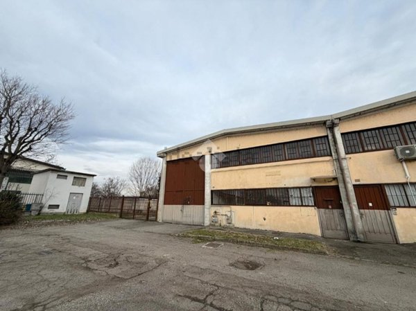 ufficio in vendita a Gaggiano in zona Vigano