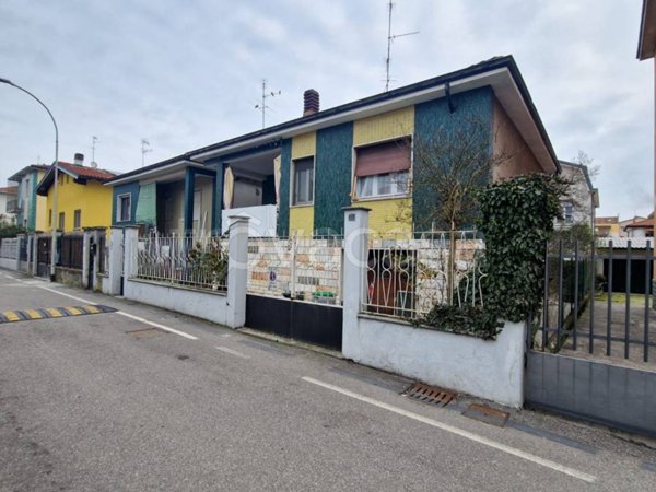 casa indipendente in vendita a Gaggiano