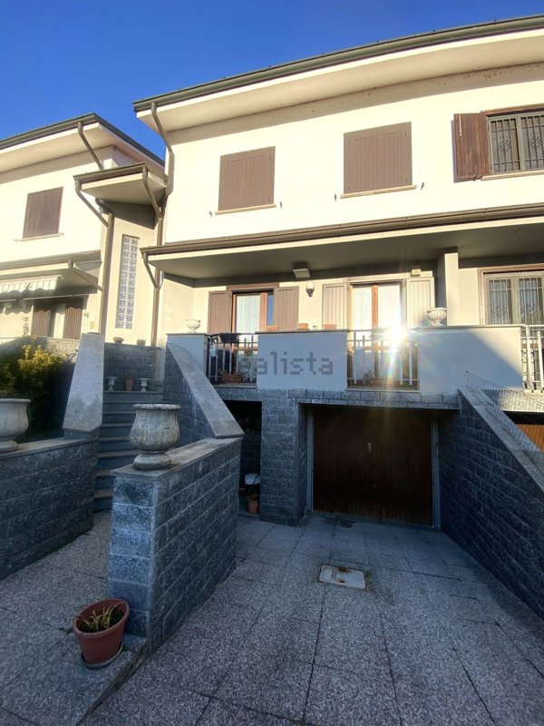 casa indipendente in vendita a Gaggiano in zona San Vito