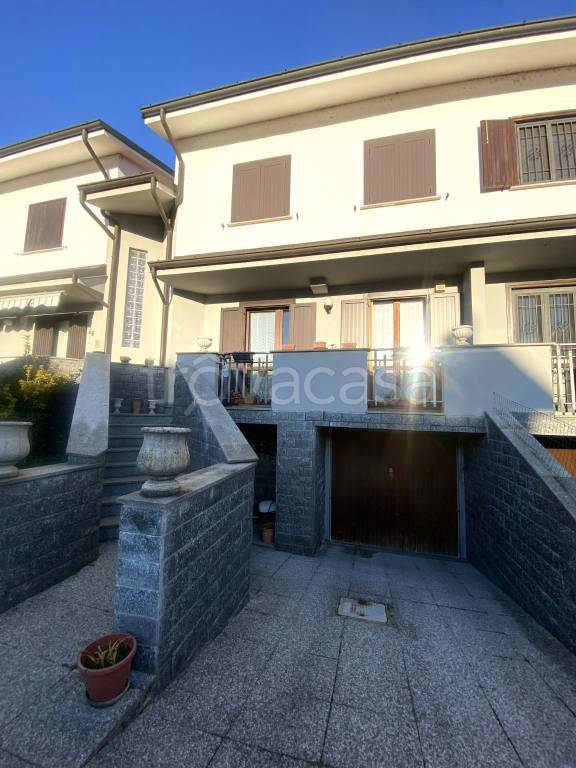 casa indipendente in vendita a Gaggiano in zona San Vito