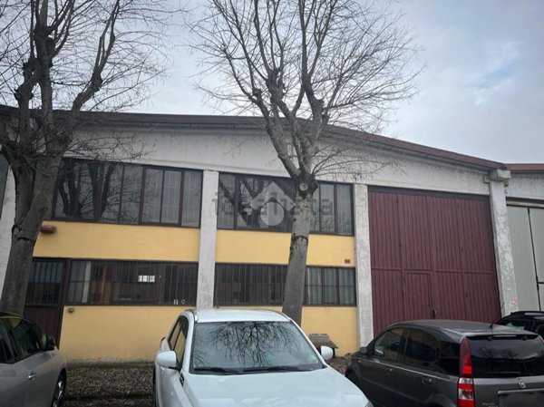 ufficio in vendita a Gaggiano in zona Vigano