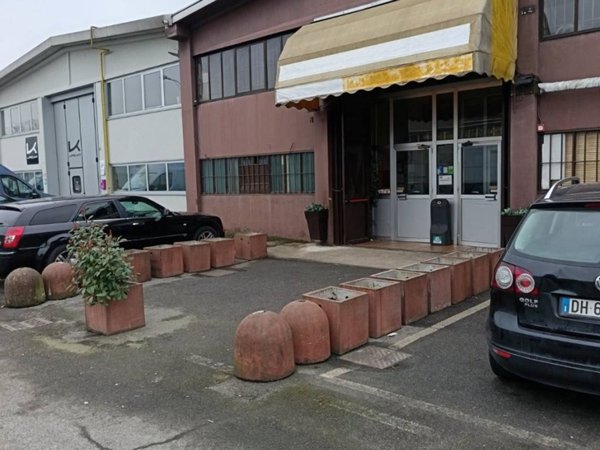 negozio in vendita a Gaggiano in zona Vigano