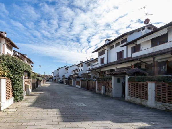 casa indipendente in vendita a Gaggiano