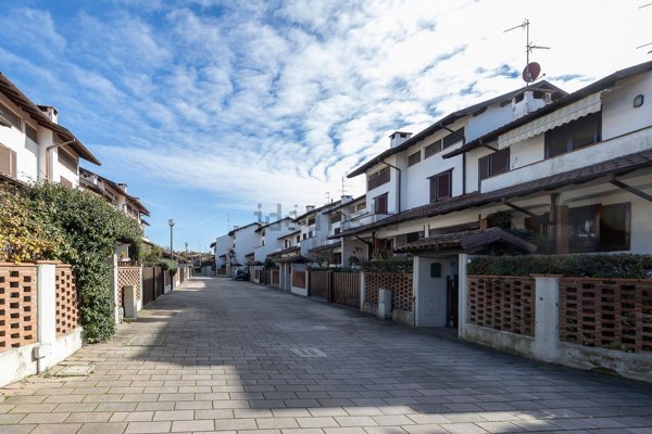 casa indipendente in vendita a Gaggiano