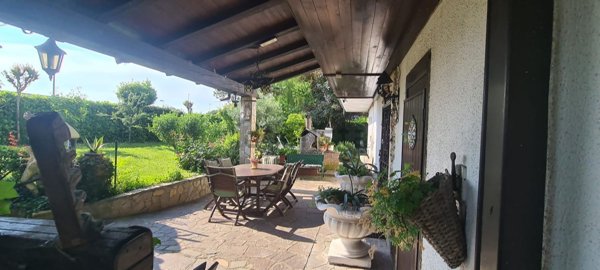 casa indipendente in vendita a Gaggiano in zona Vigano