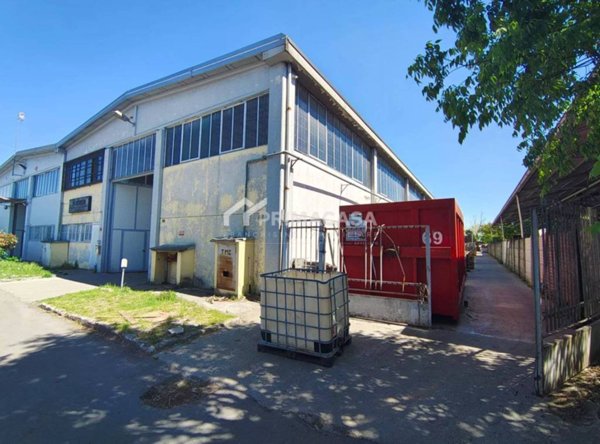 locale commerciale in vendita a Gaggiano in zona Vigano