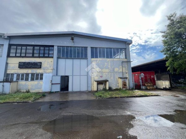 locale commerciale in vendita a Gaggiano in zona Vigano