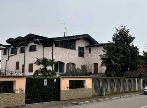 casa indipendente in vendita a Gaggiano in zona Vigano