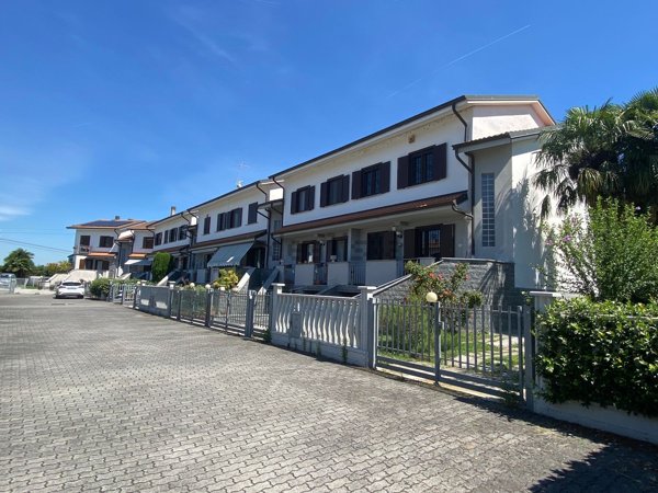 casa indipendente in vendita a Gaggiano in zona San Vito